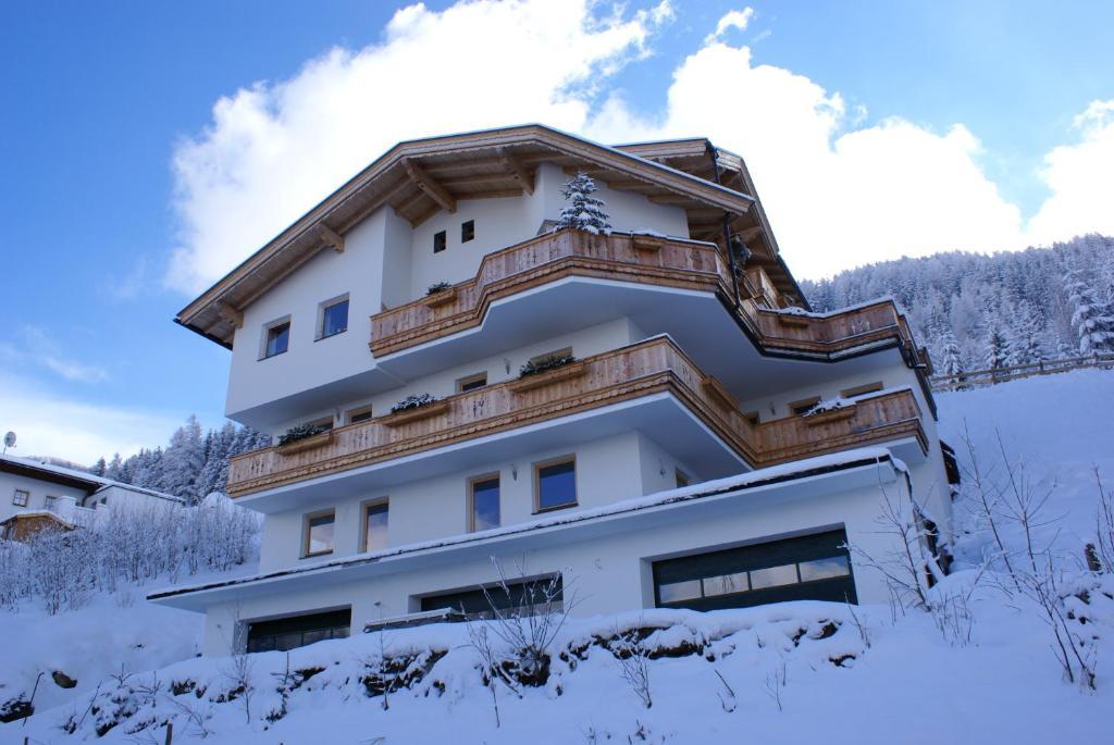 Landhaus Alpenjaeger Hainzenberg Exterior photo